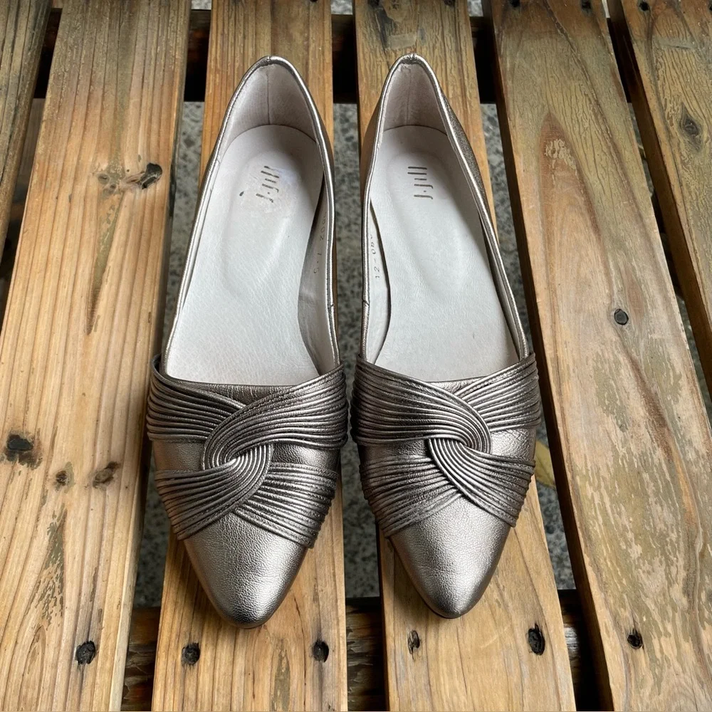 J. Jill Metallic Silver Leather Flats Womens Size 7.5 Pointed Toe Slip On